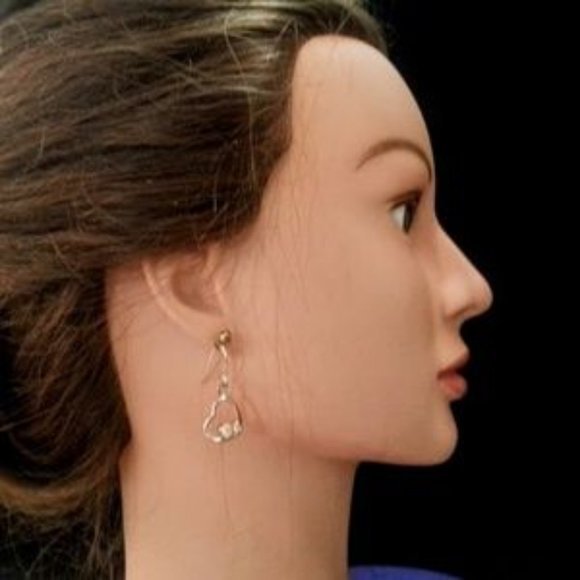 Sensitive Ears dangle heart shape 2 cz earrings - Picture 3 of 4